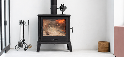 Déflecteur poêle à bois : quand et comment le remplacer efficacement